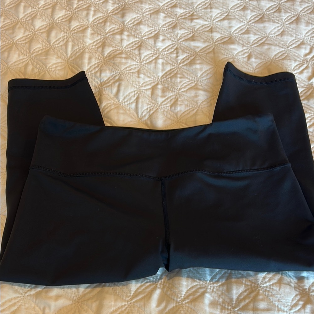 ZYIA Black Capris LNT